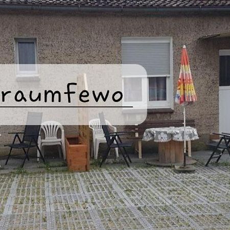 Einraum-Ferienwohnung 46M2 Eisenhuettenstadt-Diehlo Luaran gambar