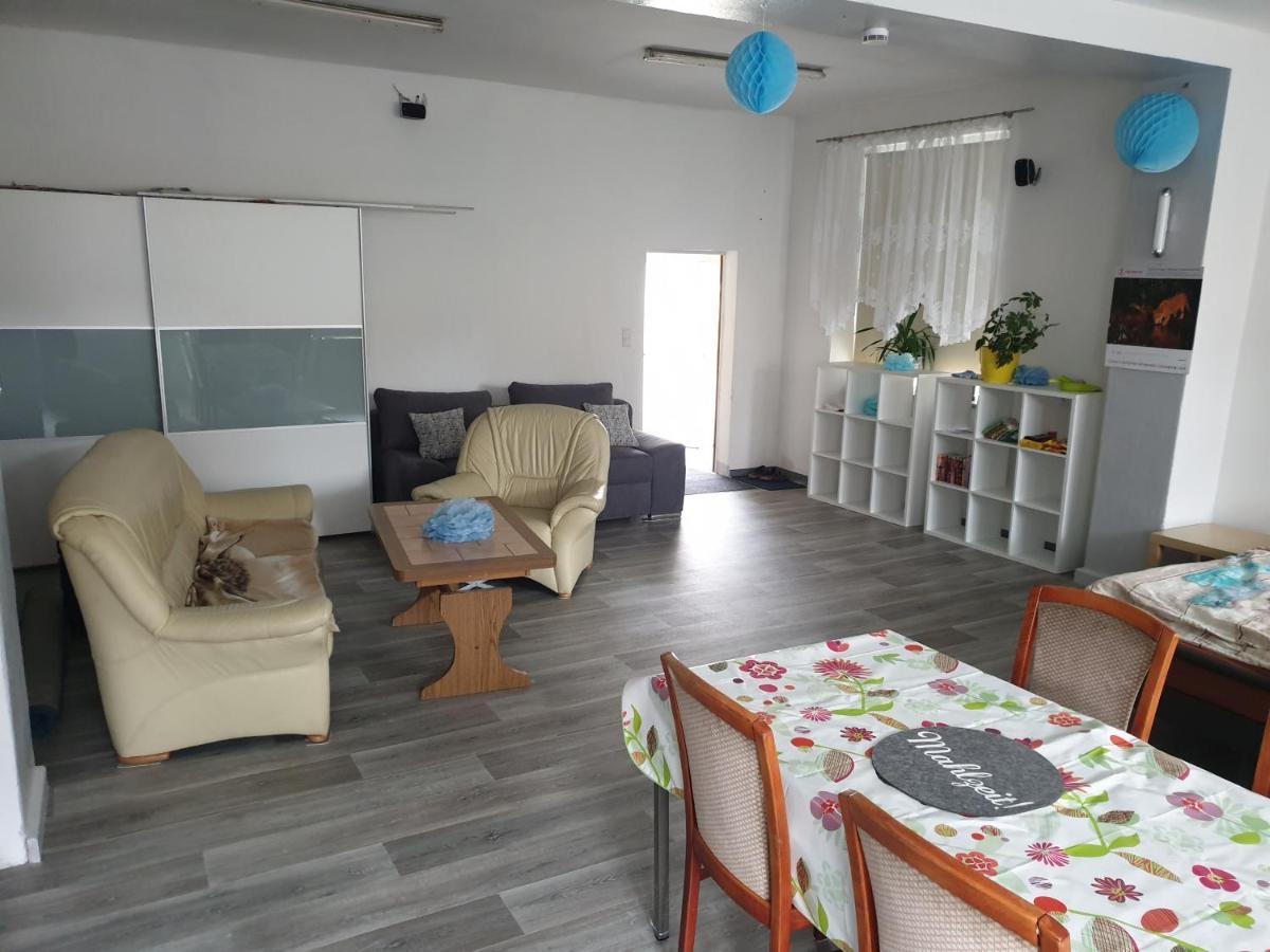 Einraum-Ferienwohnung 46M2 Eisenhuettenstadt-Diehlo Luaran gambar